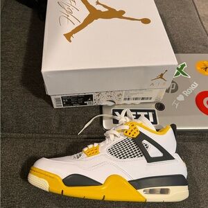 Jordan 4 woman’s